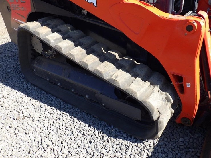2019-kubota-svl95-2s-image-39