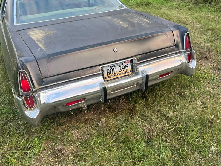1978-chrysler-new-yorker-2-door-car,-engine-disassembled,-glass-is-good,-leaf-springs-image-15