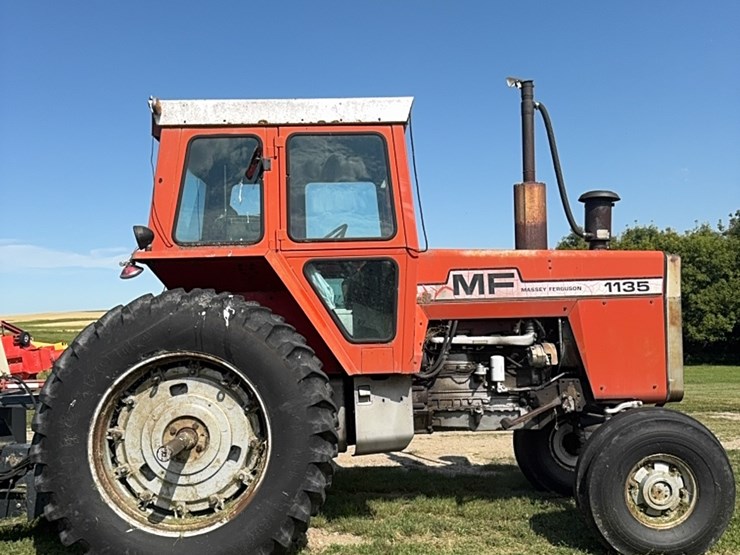 massey-ferguson-1135-image-4