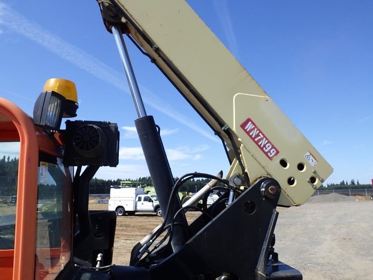 2013-jlg-g6-42a-image-7