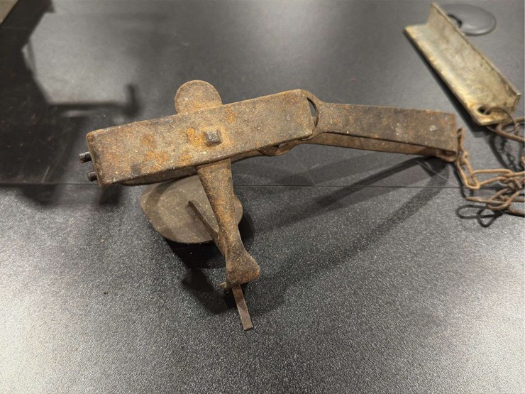fence-and-trap.-three-traps-and-a-barb-wire-fence-stretcher.-image-12