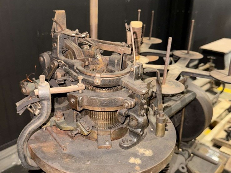 circular-knitting-machine-image-20