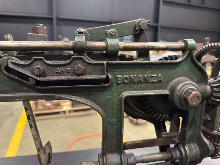 bonanza-apple-corer-and-peeler-image-3