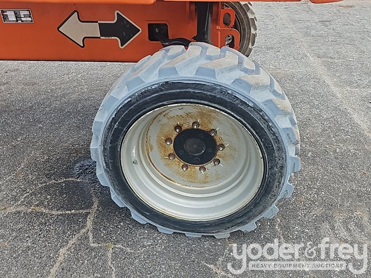 2014-jlg-m600jp-image-11