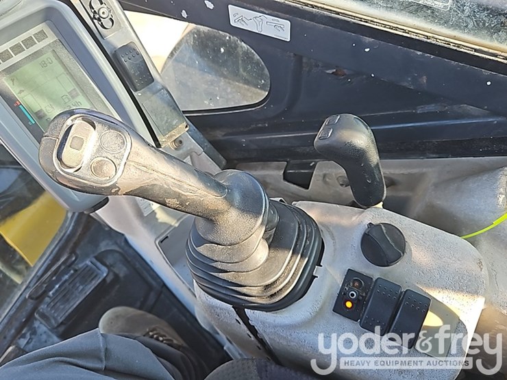 2014-deere-60g-image-34
