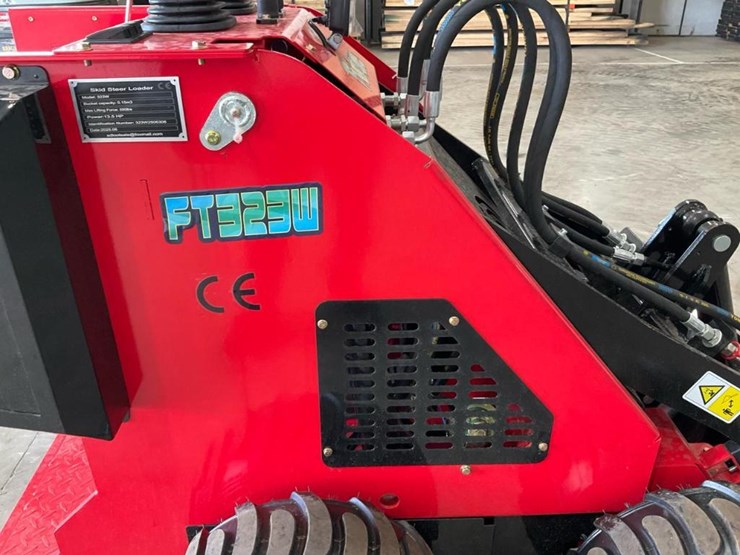 #1016-•-unused-future-ft323w-mini-skid-steer-image-35