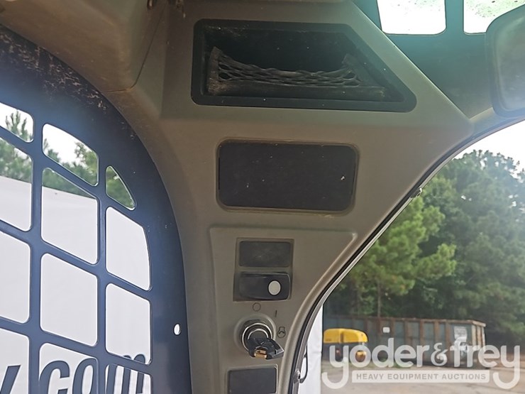 2017-caterpillar-259d-image-28