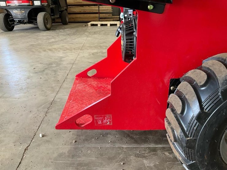 #1015-•-unused-future-ft323w-mini-skid-steer-image-36