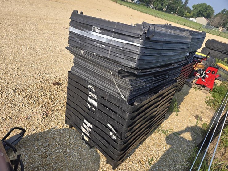#3876-•-(10)-40"-x-56"-fold-down-storage-totes-image-3