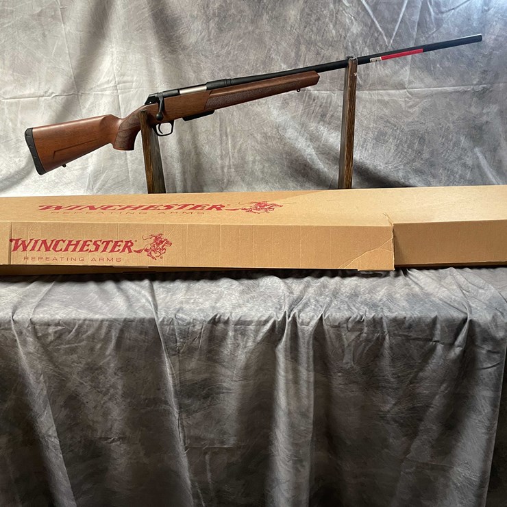 #4583 • Winchester XPR Sporter 300 WSM Bolt Action Rifle, SN: PT10006YW357