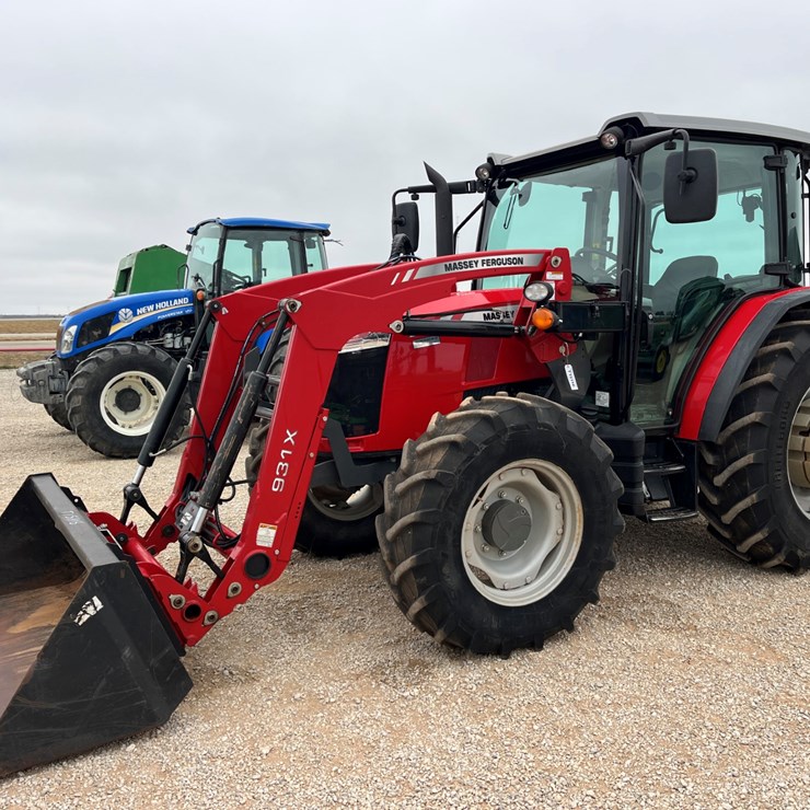 2017 MASSEY-FERGUSON 4710