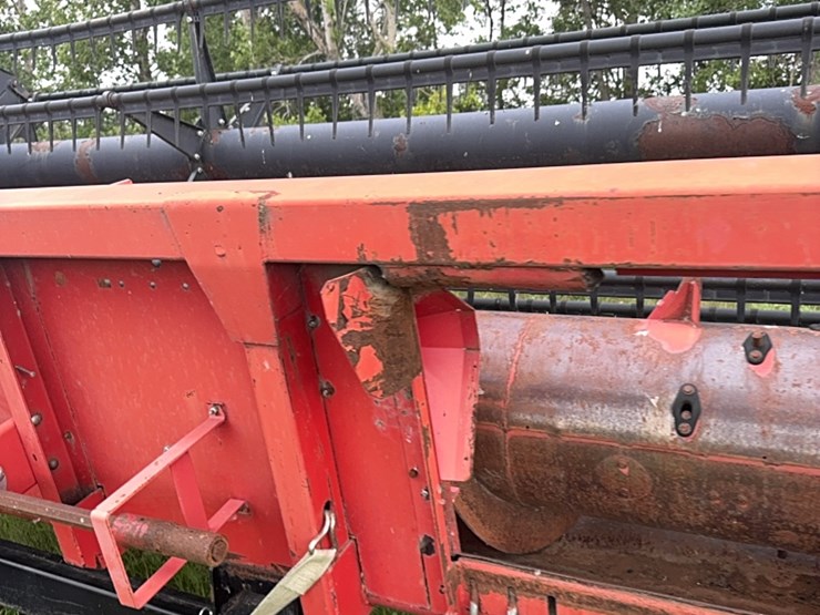 24’-massey-ferguson-soybean-header-image-19