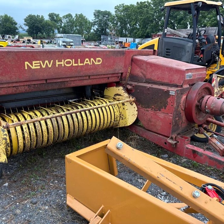NEW HOLLAND 320
