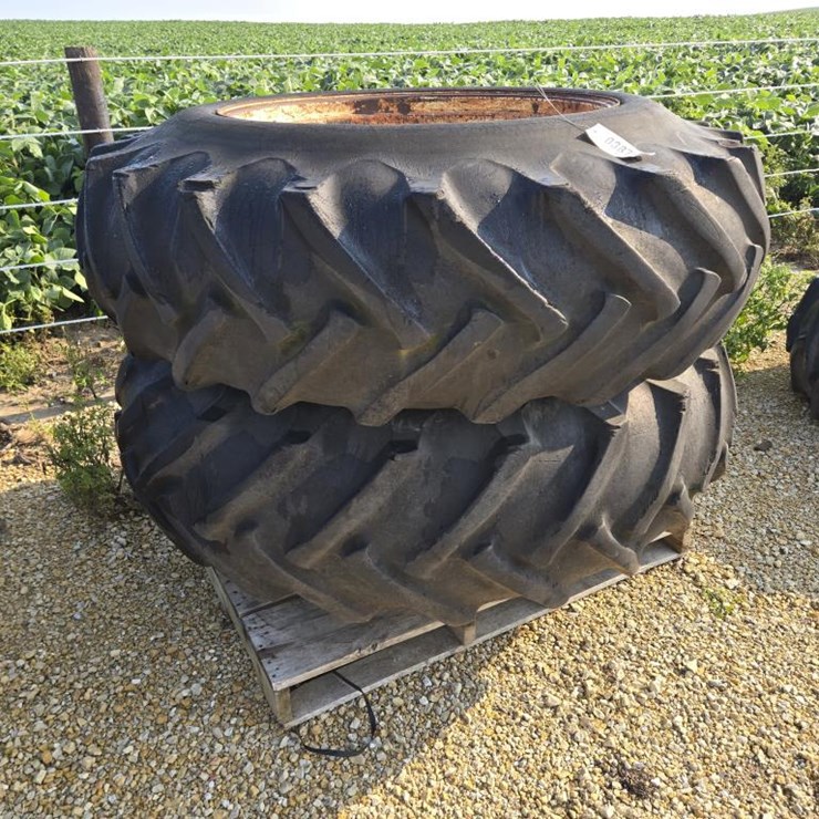 #3870 • SET 18.4 X 34 DUALS WITH CLAMPS