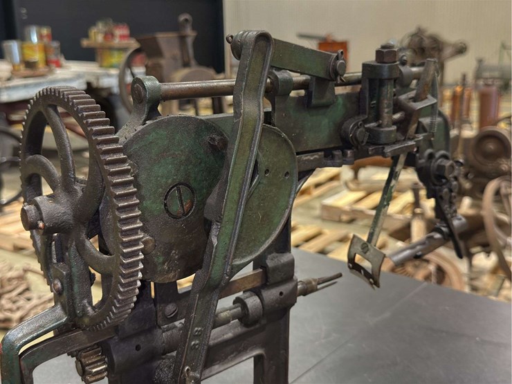 bonanza-apple-corer-and-peeler-image-12