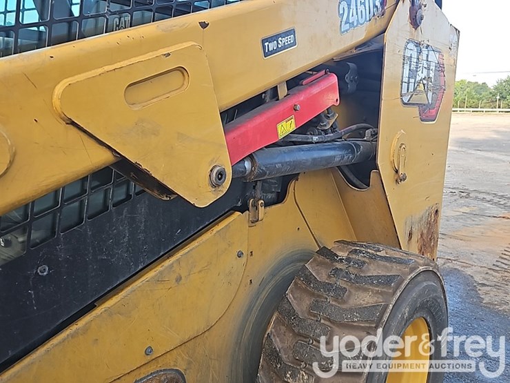 2022-caterpillar-246d3-image-19