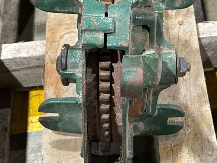 hand-operated-winch-or-cable-puller?-image-11