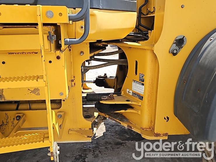 2019-deere-544l-image-8