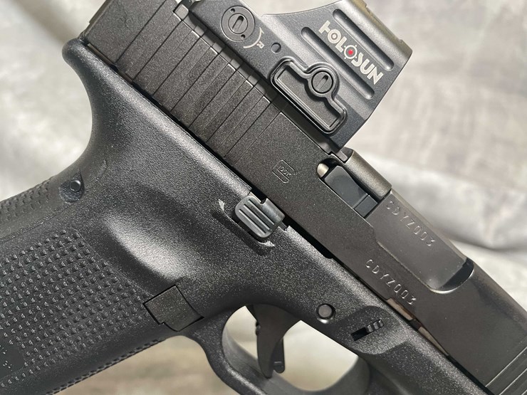 #4562-•-glock-19-gen-5-9mm-luger-semi-auto-pistol,-sn:-cdyz003-image-11