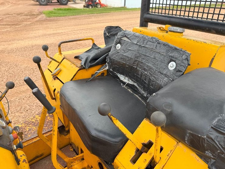 deere-450c-image-35