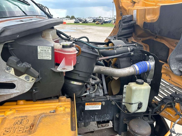 2008-freightliner-b2-image-8