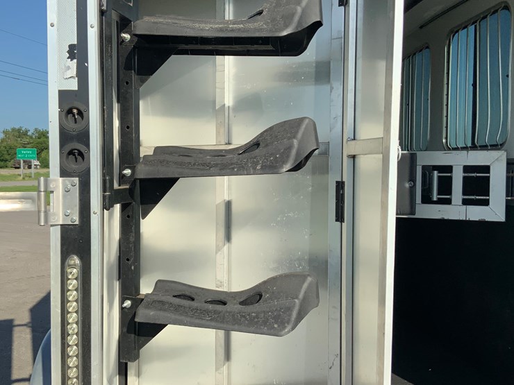 2020-dixie-outlaw-t/a-livestock-trailer-image-18
