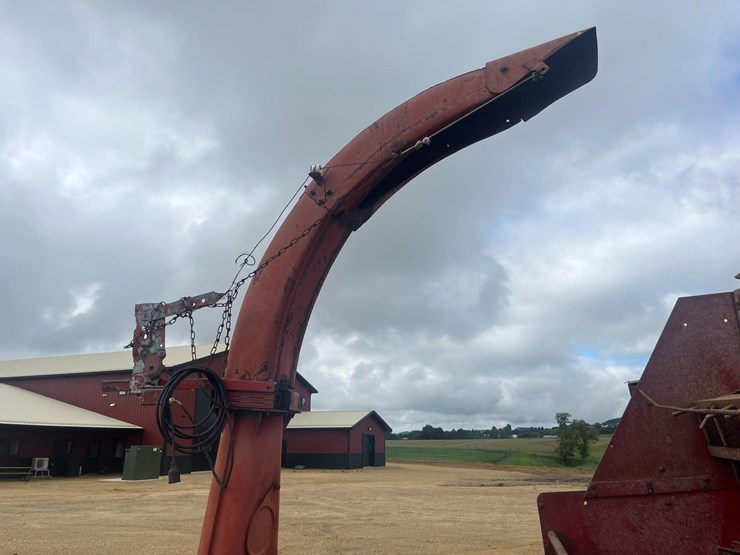 new-holland-717-image-4
