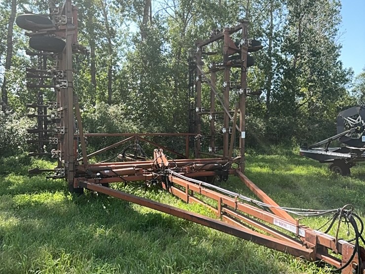37’-wil-rich-chisel-plow-w/-complete-walking-tandems-and-3-bar-summers-harrow-￼-image-4