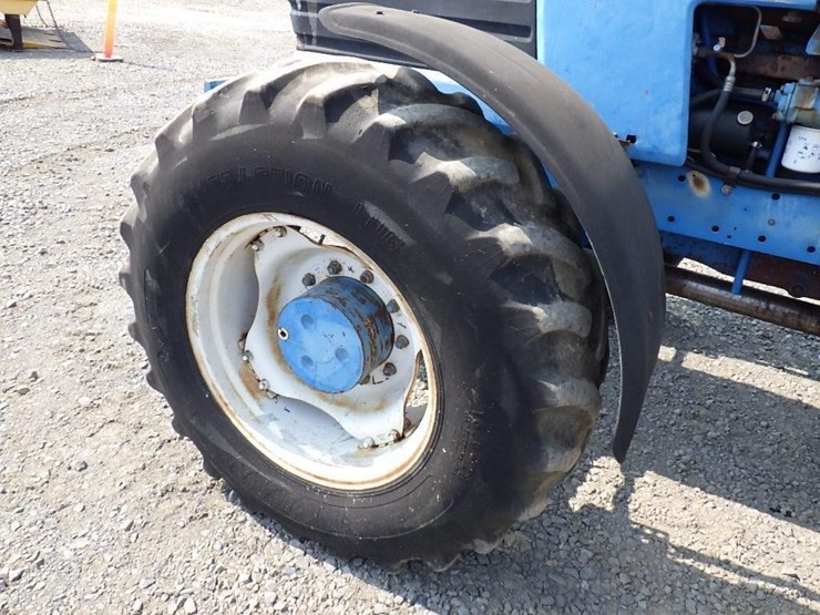 ford-8830-image-30