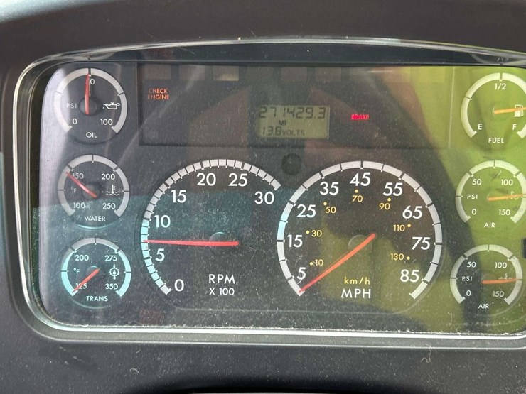 2008-freightliner-b2-image-14