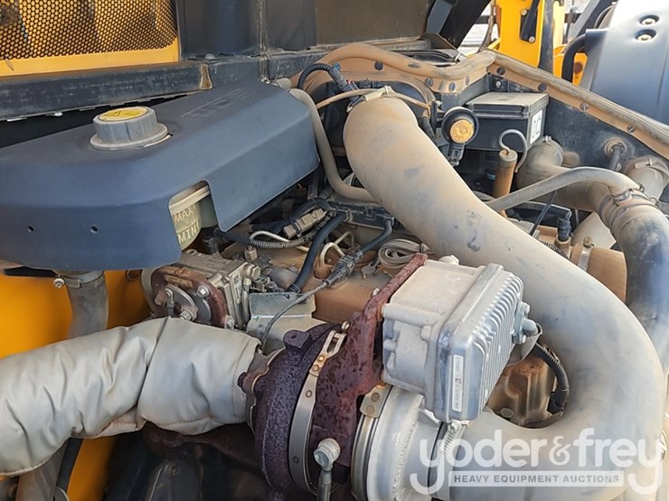 2015-jcb-510-56-image-21