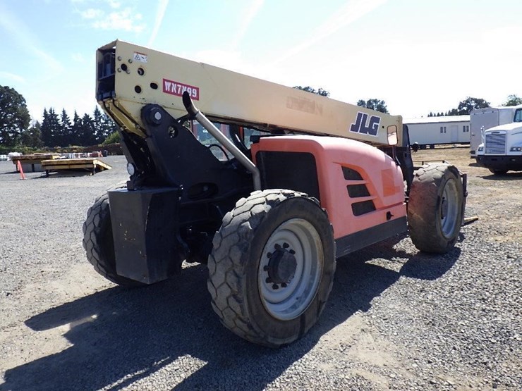 2013-jlg-g6-42a-image-4