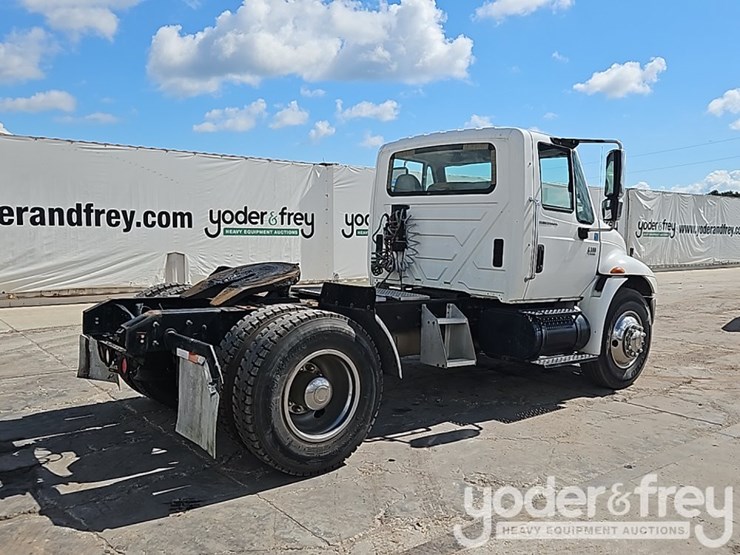 2006-international-durastar-4300-image-4