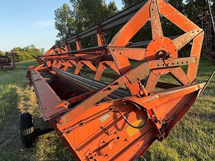 20’-straight-head,-massey-header-image-8