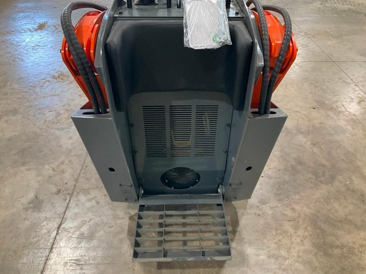#1010-•-hurricane-hrc600l-mini-skid-steer-loader-image-10