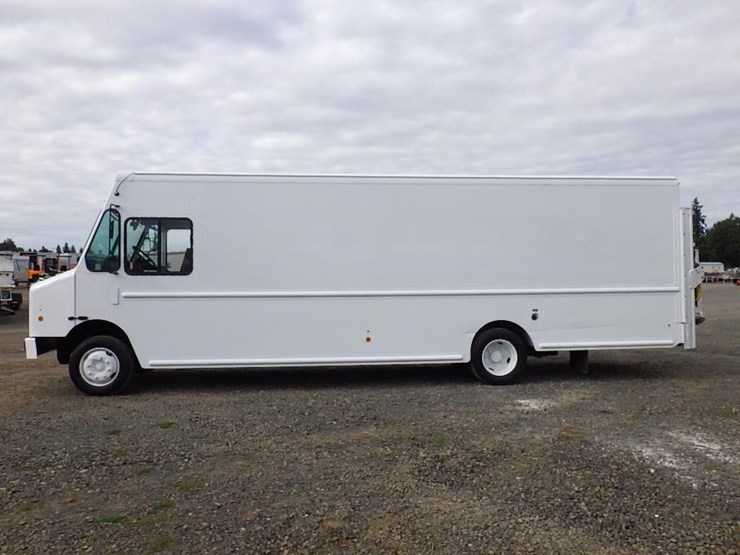 2012-freightliner-mt55-image-6