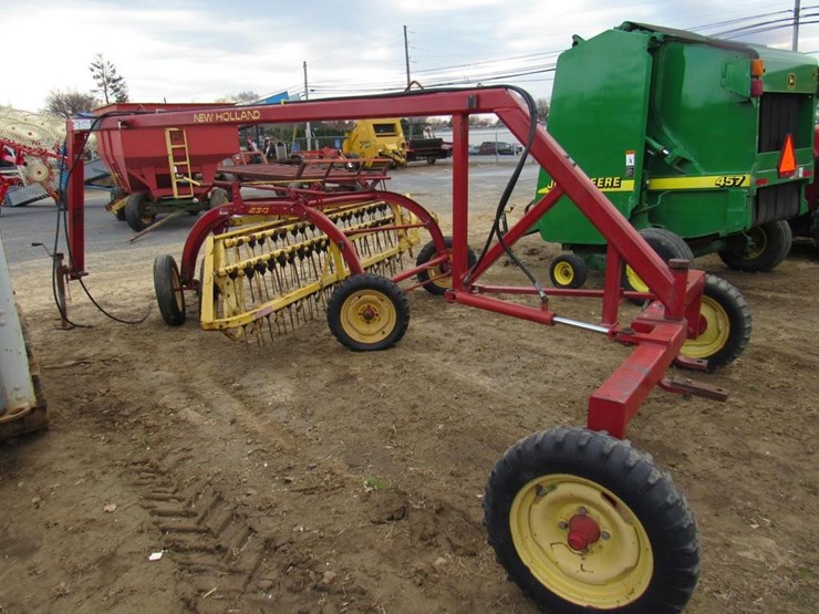 new-holland-252-image-1