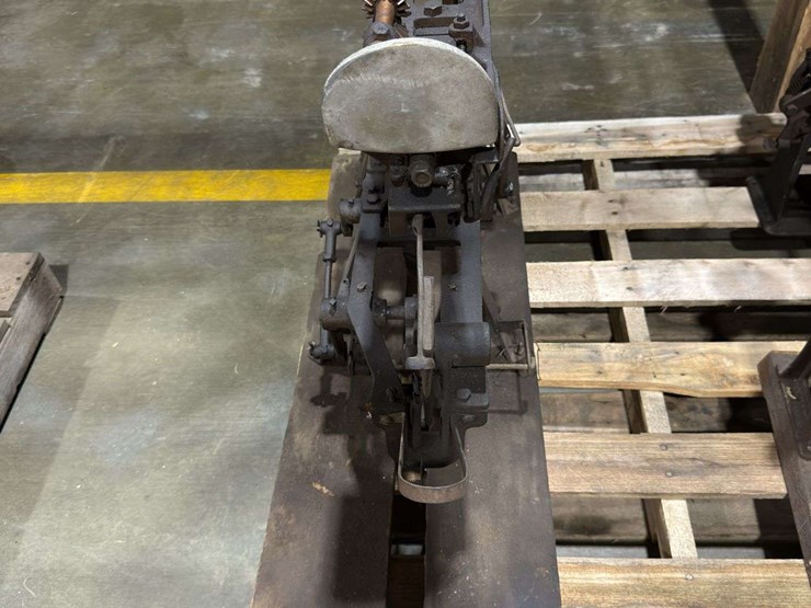 industrial-guillotine-paper-cutter-image-3