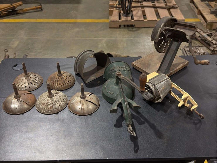 collection-of-cheese-graters-image-1