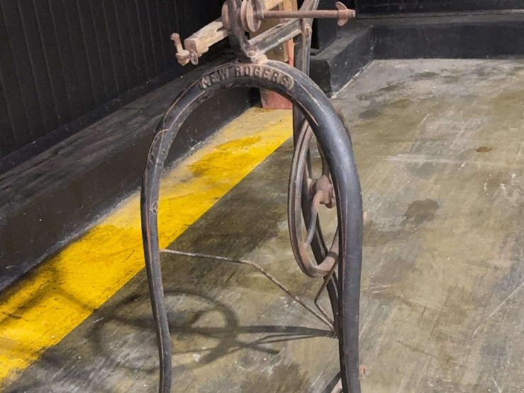 new-rodger’s-treadle-scroll-saw-image-18