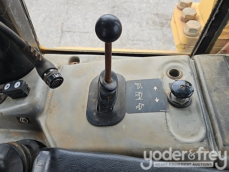 2008-caterpillar-d6n-xl-image-35