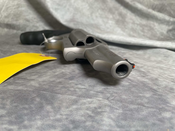 #4565-•-taurus-judge-45-colt-revolver,-sn:-agj393597-image-3