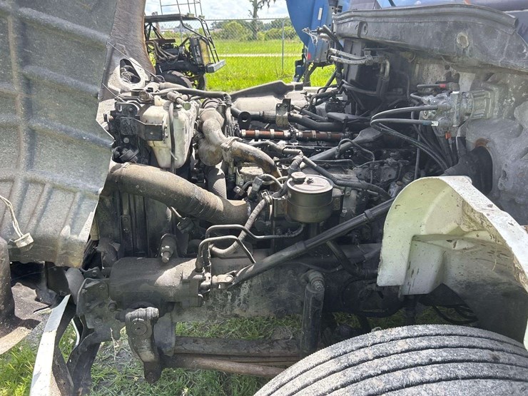 2009-hino-268-image-7