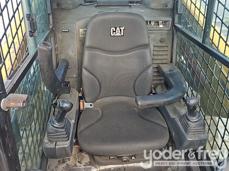 2022-caterpillar-246d3-image-30