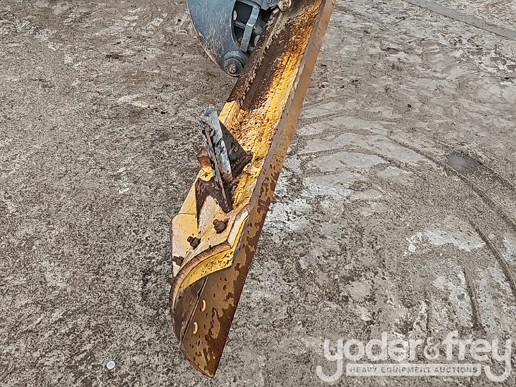 2014-deere-770g-image-12