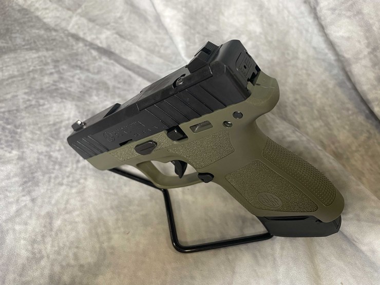 #4550-•-beretta-apx-a1-carry-9mm-luger-pistol,-sn:-axc150907-image-18
