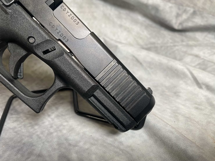 #4562-•-glock-19-gen-5-9mm-luger-semi-auto-pistol,-sn:-cdyz003-image-16