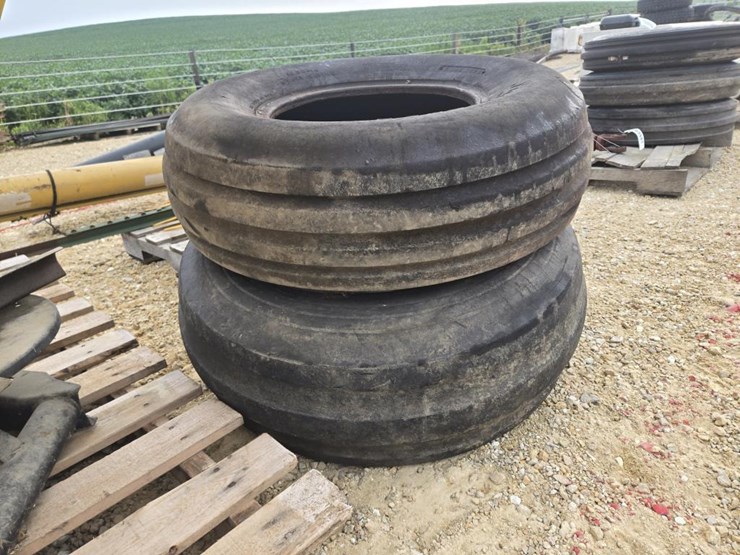 #3958-•-(2)-10.00-x-16-tires-image-5
