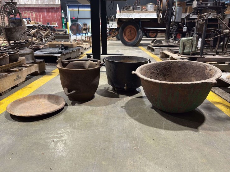 cast-iron-pots-image-1