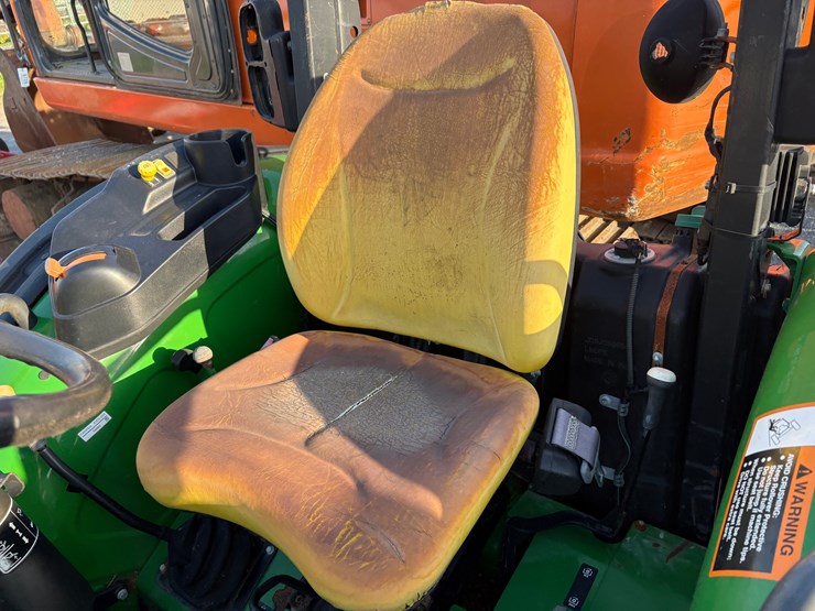 2020-john-deere-5065e-image-18